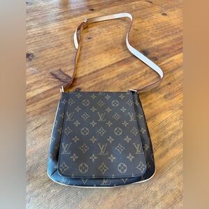 Louis Vuitton Classic Musette Crossbody